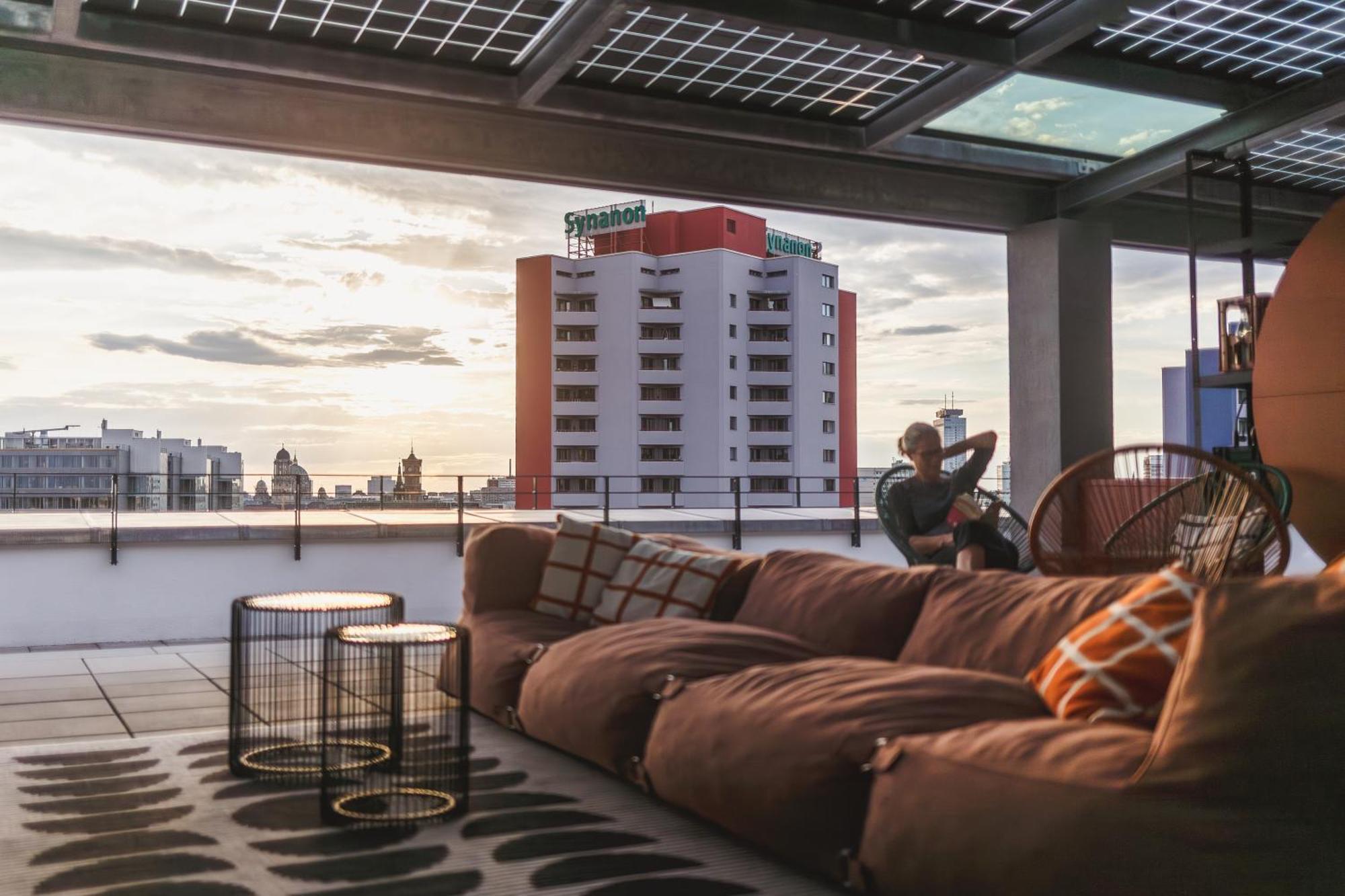Studio Balcony