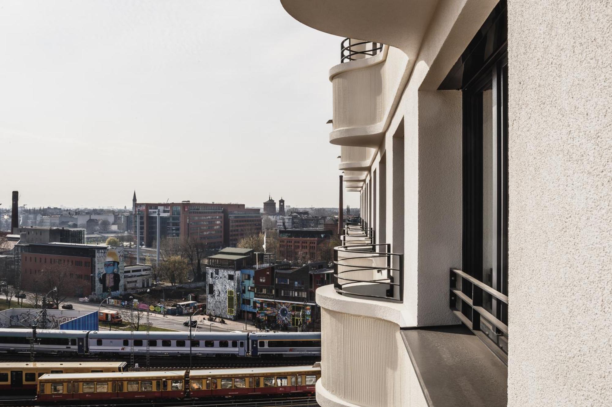 Studio Balcony